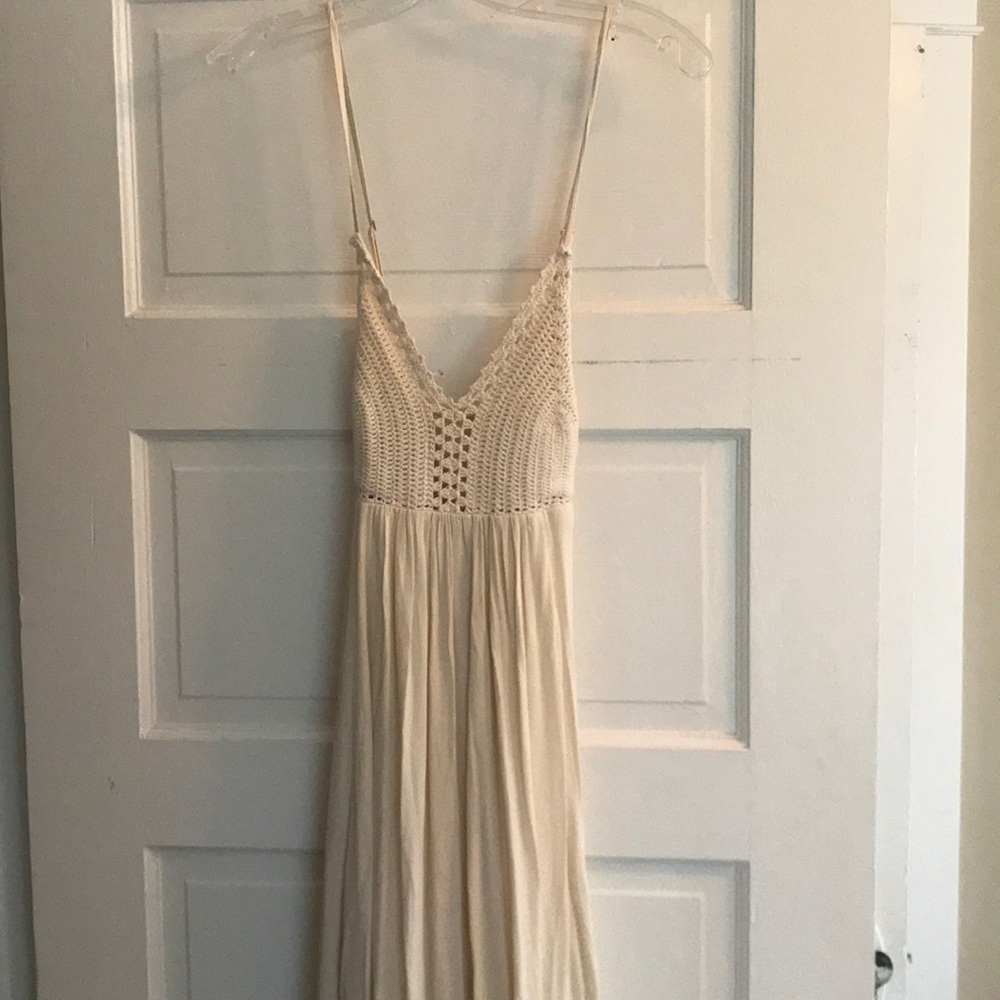 Maxi dress with crochet top